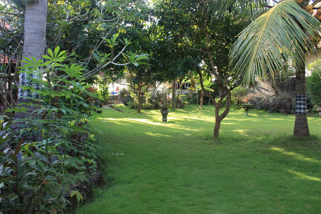 Cleopatra Beach Bungalows Hotel Lovina Esterno foto