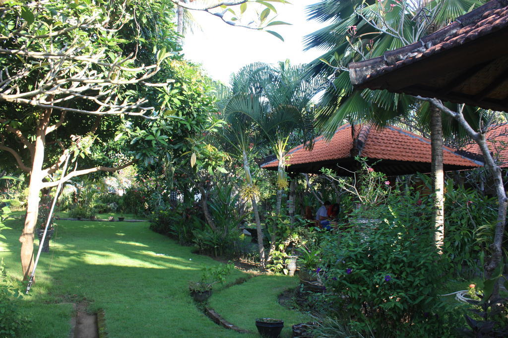 Cleopatra Beach Bungalows Hotel Lovina Esterno foto