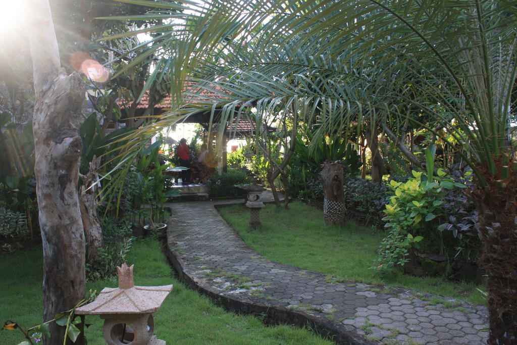 Cleopatra Beach Bungalows Hotel Lovina Esterno foto